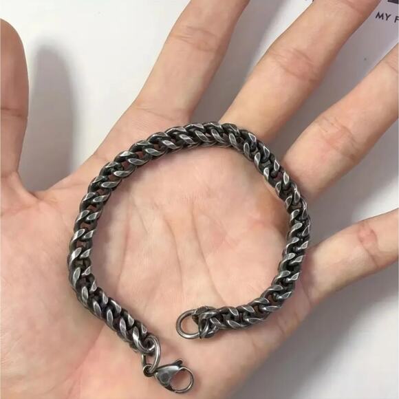 Men's black stainless steel chunky curb chain bracelet - Picture 2 of 5